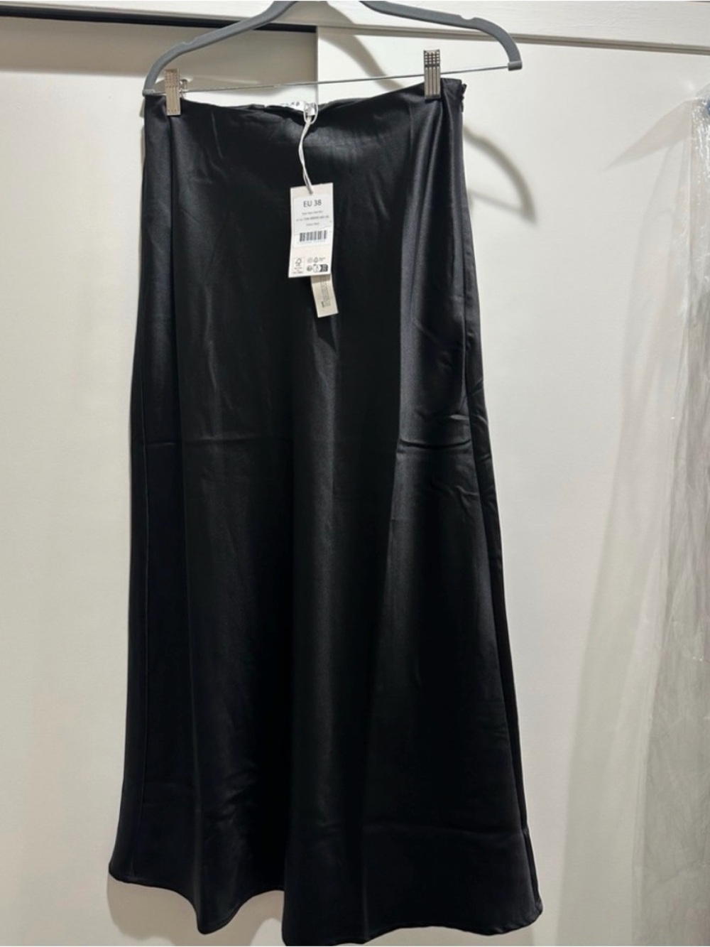 NA KD Elegant Black Satin Midi Skirt, new with tags, never worn